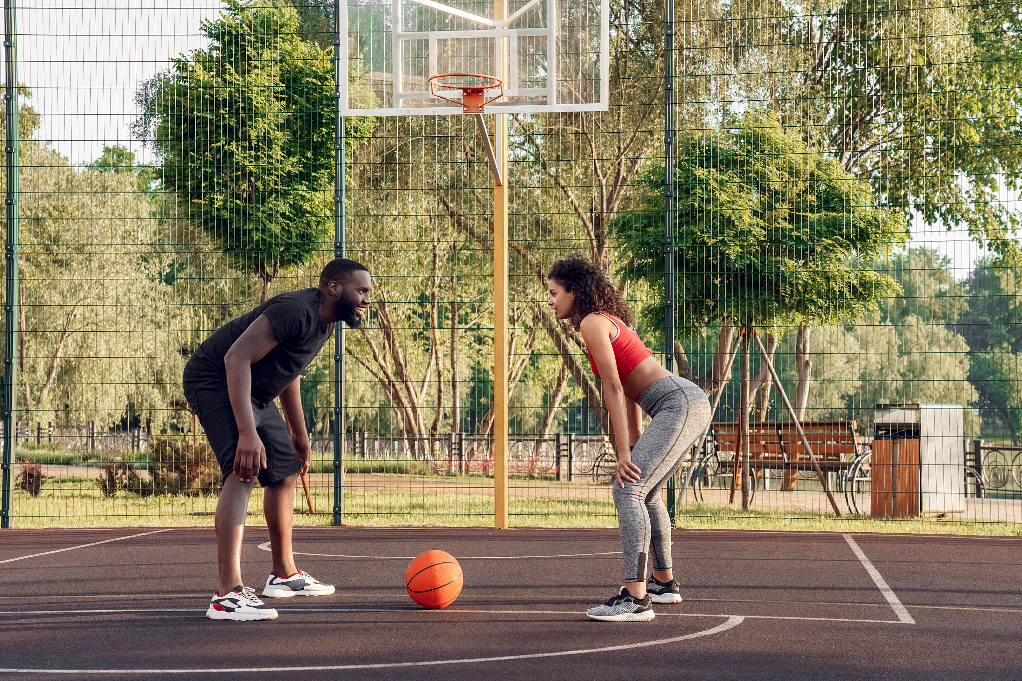 你能帮我想几个新的关于面对面聊天的电视节目名称吗