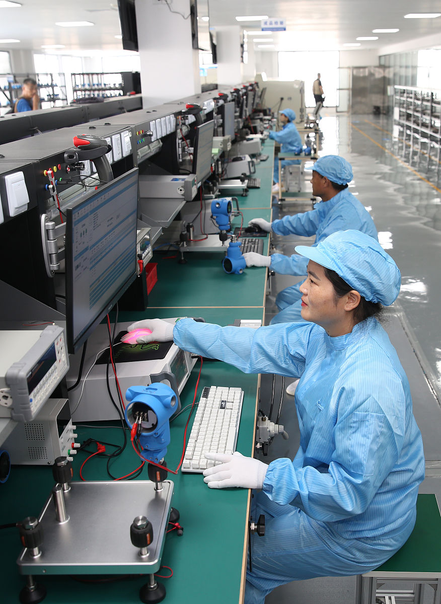 成都通信技术专业就业方向：从制造到安全，你的未来在哪里？