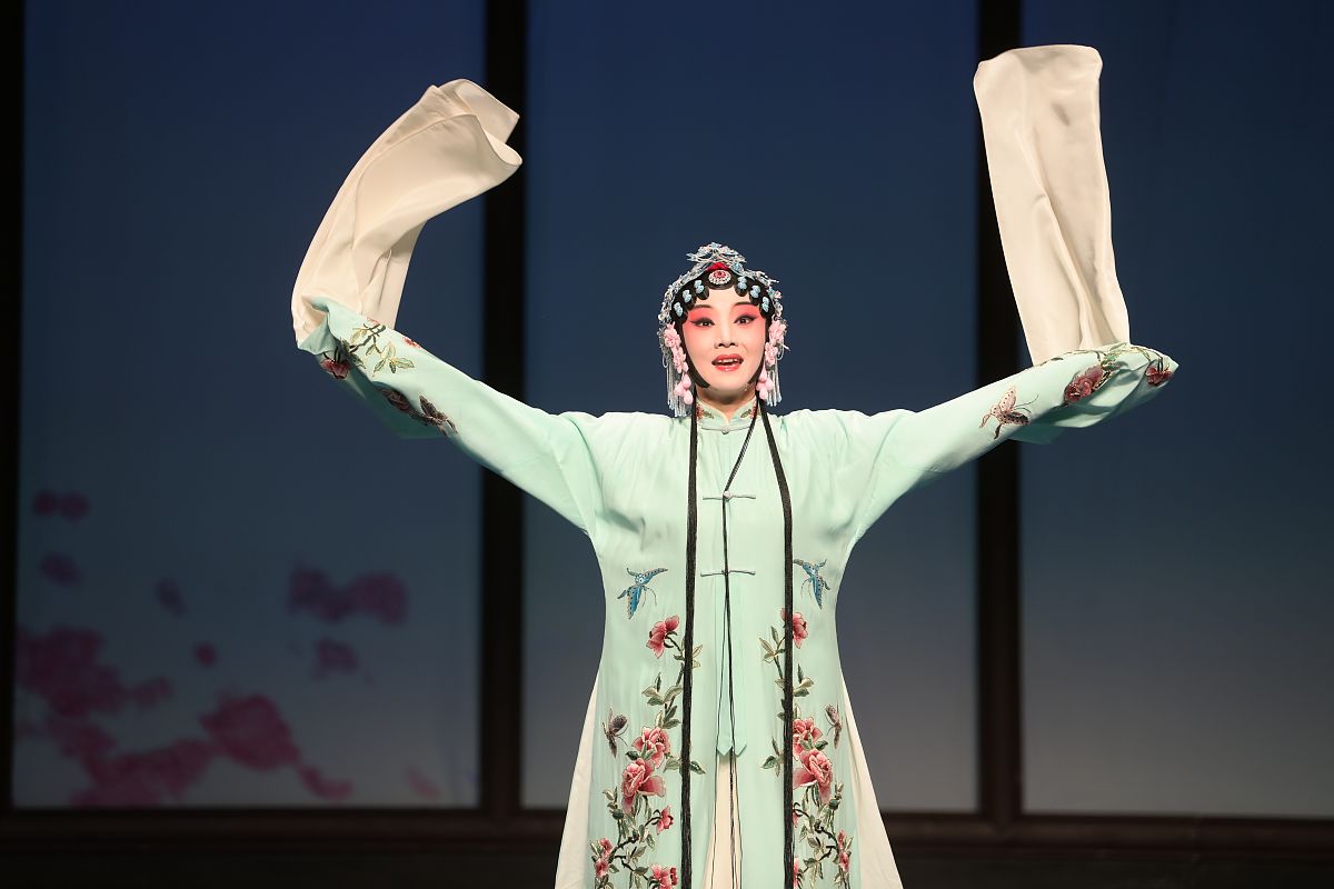 2022年1月7日晚,江苏昆山当代昆剧院,传承版昆曲《牡丹亭》惊艳登台.