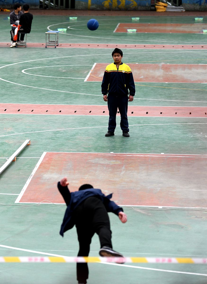 实心球预赛成绩带入决赛吗回答加拓展。