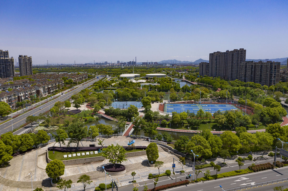 商丘市人民公园绿地违建办公楼：是否合法？