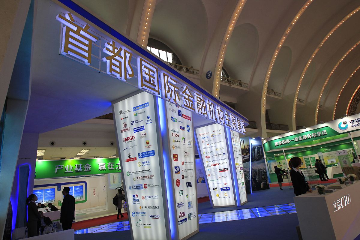 文章主题为2023成都建博会开馆时间是几点分析下述文章内容与主题的相关性高还是低2023年成都建博会是一个备受业内人士关注的行业盛会之一作为国内最大的建筑装饰行业展会之一成都建博会每年都会吸引大量业内人士前来参观和交流。那么2023成都建博会的开馆时间是几点呢？下面找展网小编将从不同角度来探讨这个话题。一、成都建博会的重要性在参加展会前我们需要明确成都建博会的重要性。建博会是建筑、装饰、设计等相关