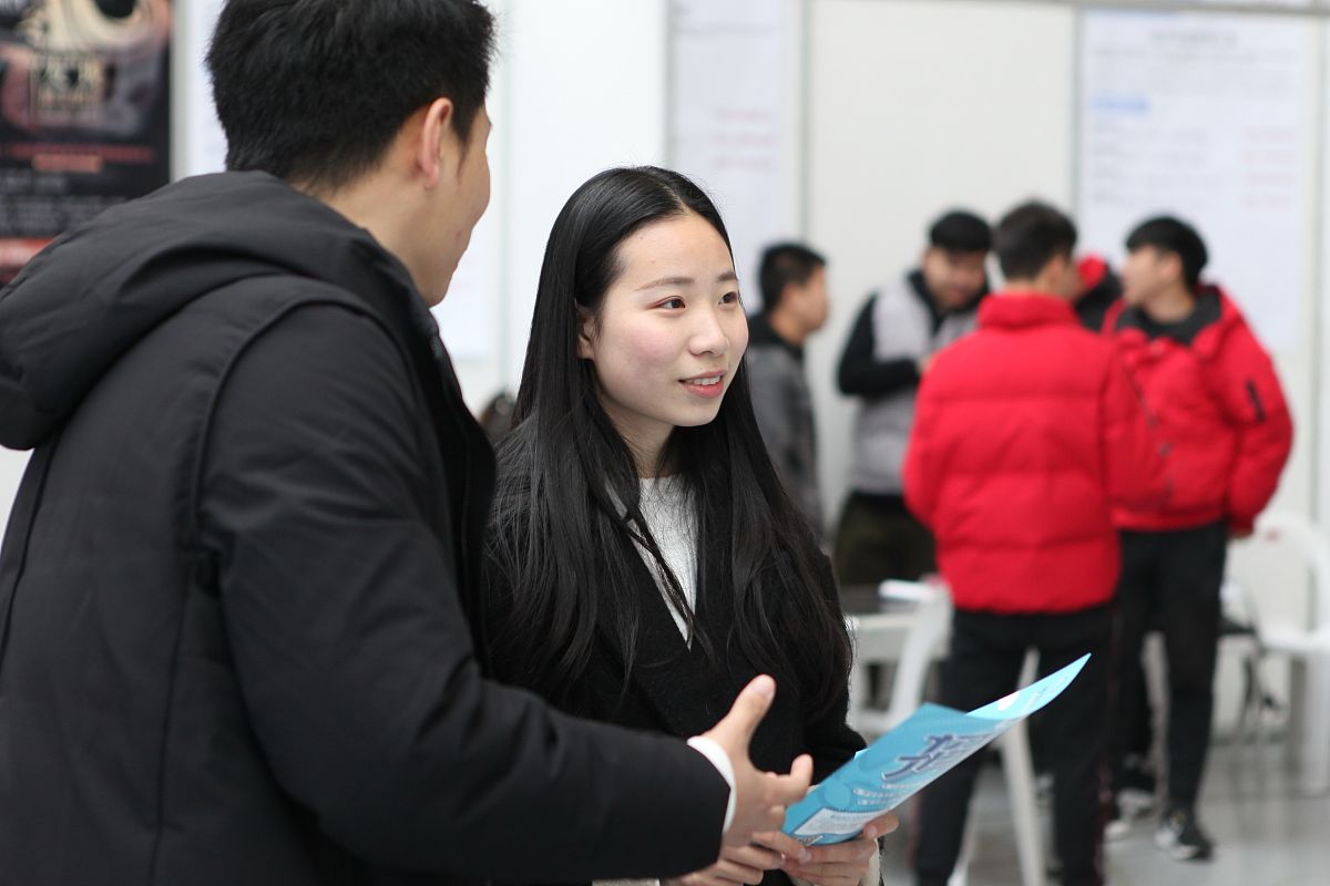 与公司领导路边谈话：聊什么才能加分？