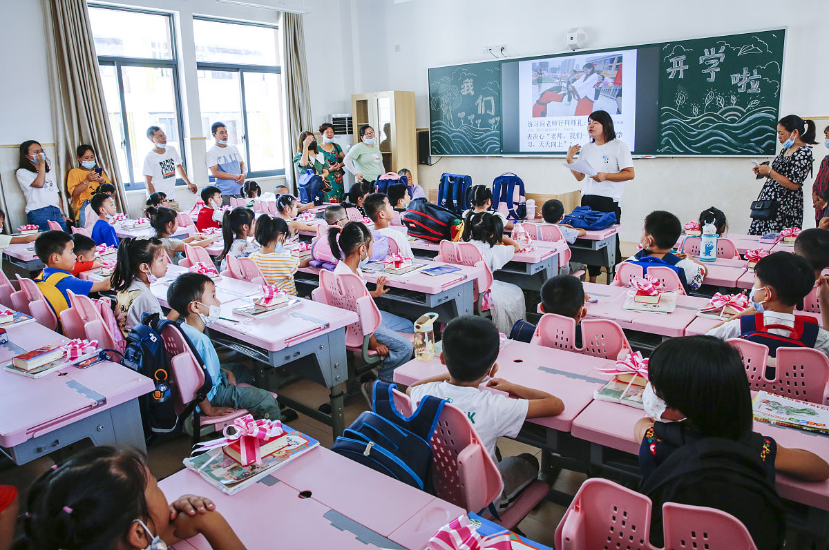 2021年8月30日,浙江淳安,千岛湖镇第八小学新校园正式投入使用,当日,