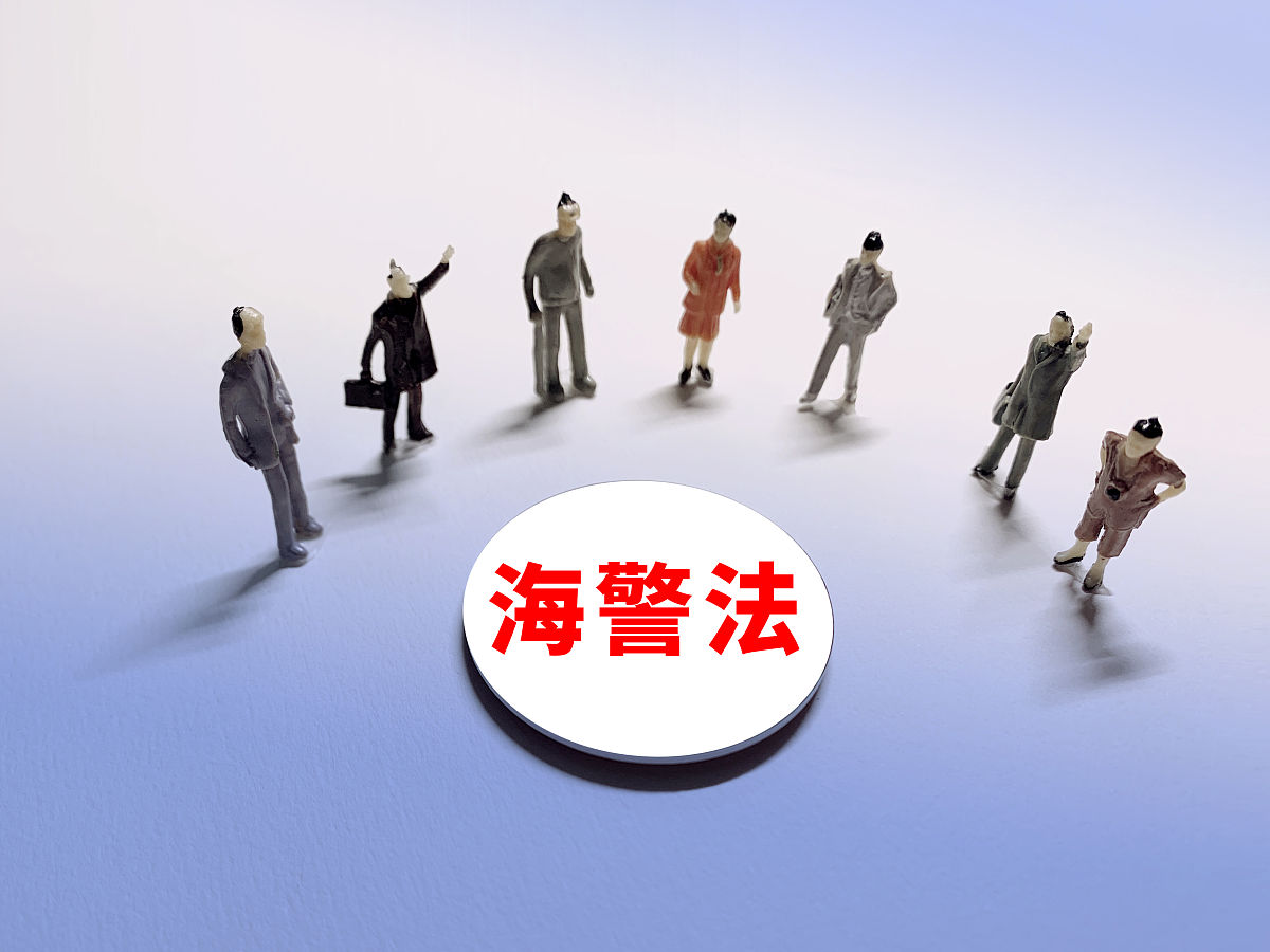 以暴制暴并非正义：论据与反驳