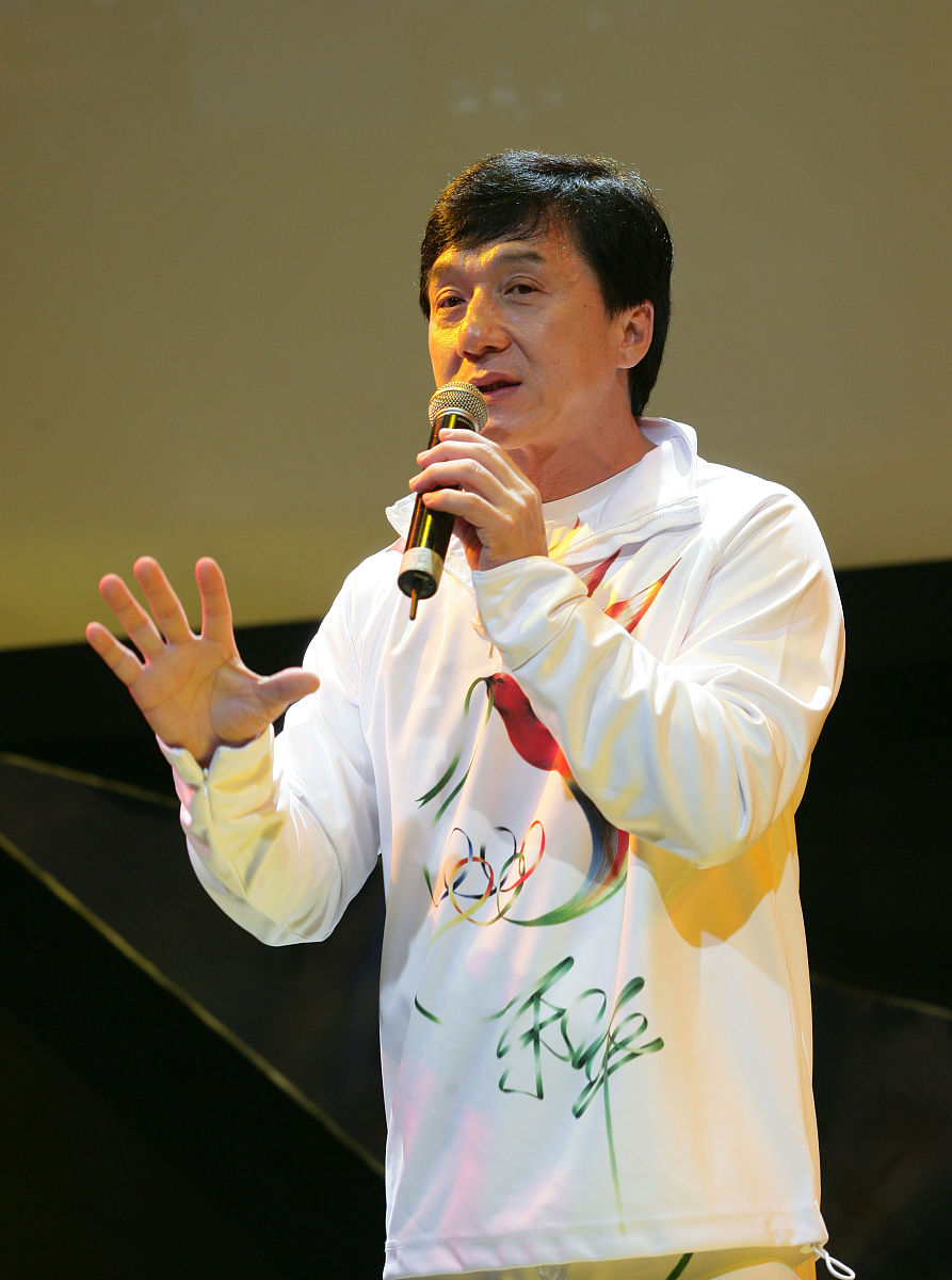 2008年8月7日,北京,《北京2008年奥运会<strong>歌曲</strong>专辑成龙版》专辑发布会