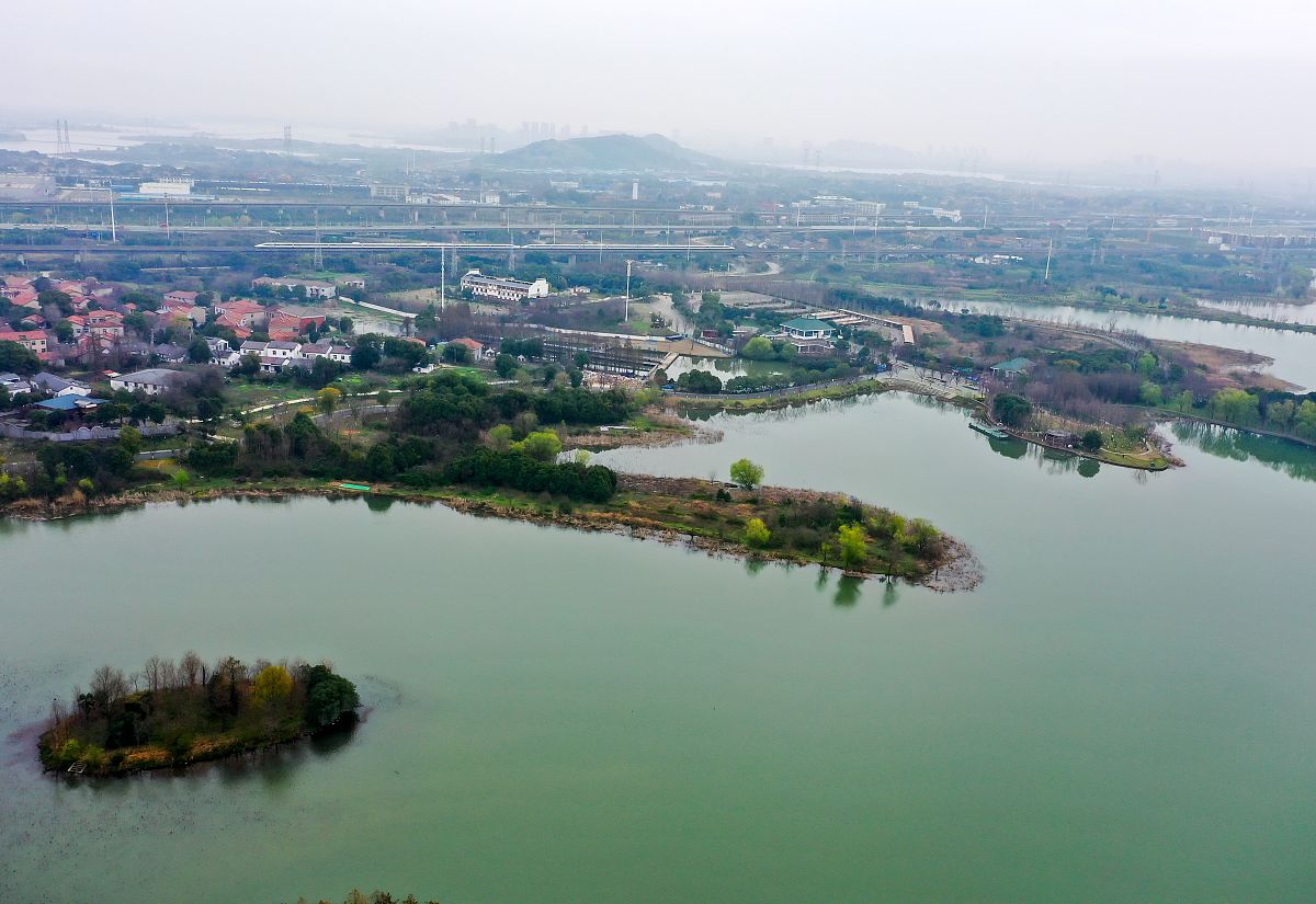 2021年3月3日,武汉东湖落雁景区景色旖旎.(如需下载使用,请务必署名: