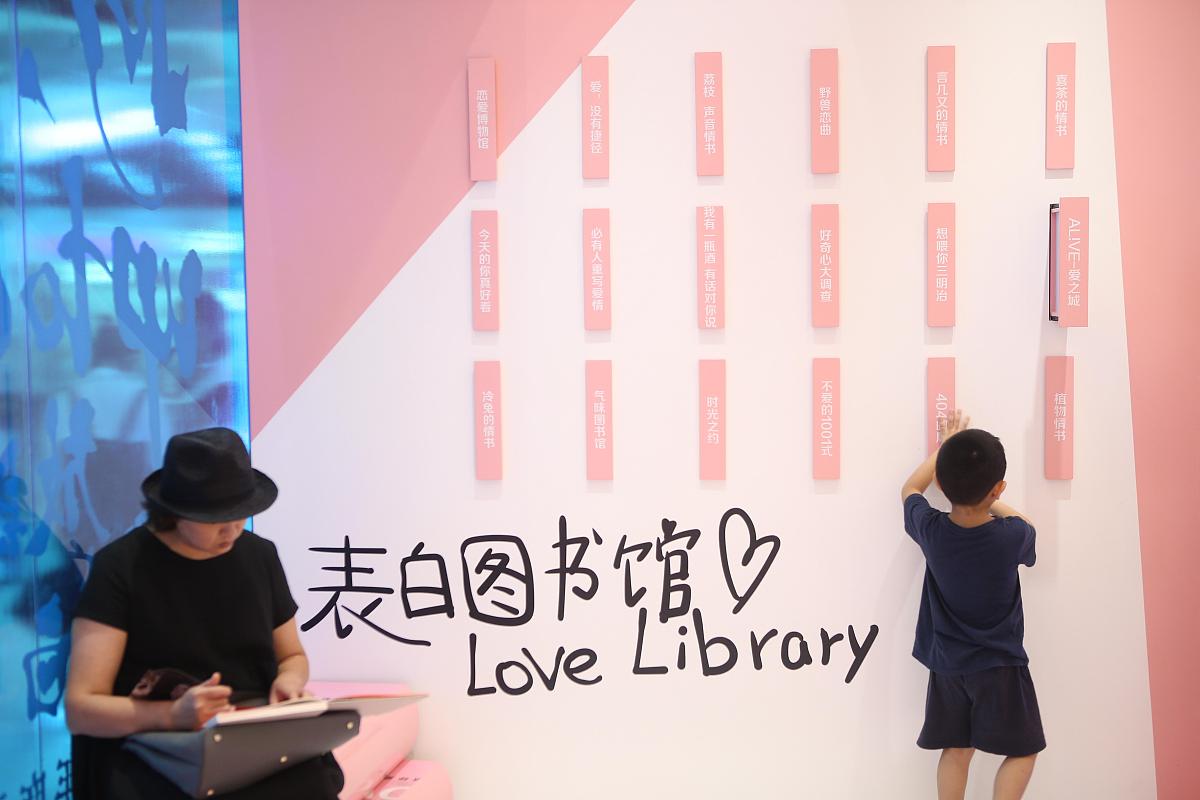 美术馆打卡：看不懂艺术，但享受了氛围 | 朋友圈文案