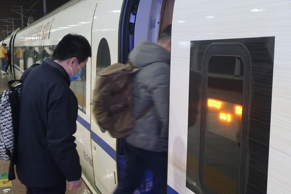 高铁睡过头怎么办？错过站点的应对方法