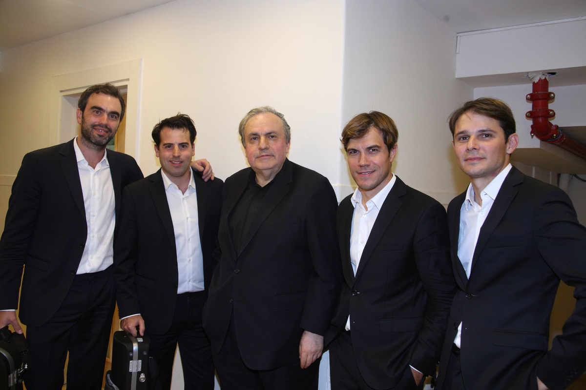 siapa yg menciptakan tim pemrograman openAi