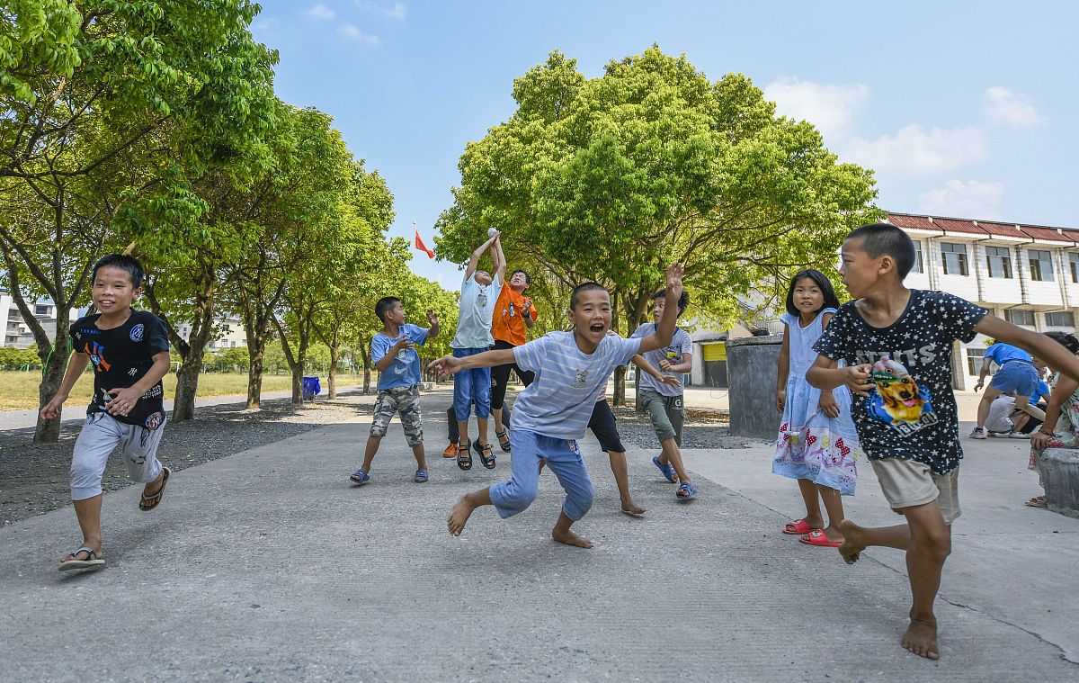 贴鼻子游戏标题大全：创意十足，趣味无穷