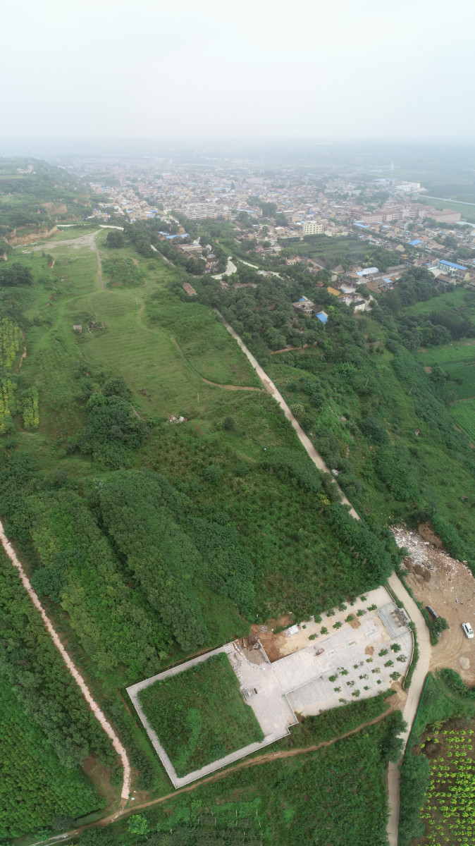 咸阳,位于陕西省八百里秦川腹地,是中国首个封建王朝"秦帝国"的都城