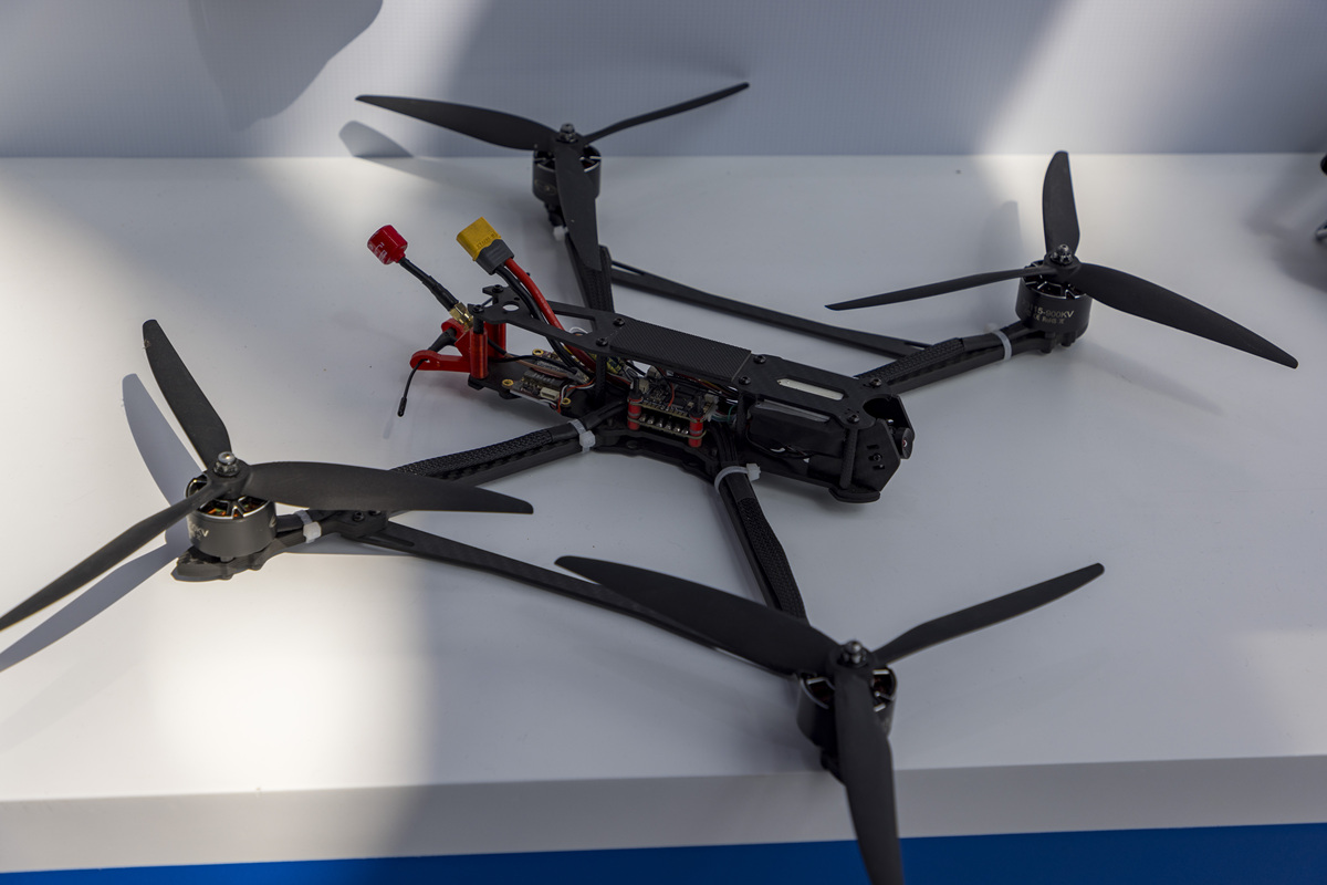 8寸四旋翼无人机最大载重是多少？