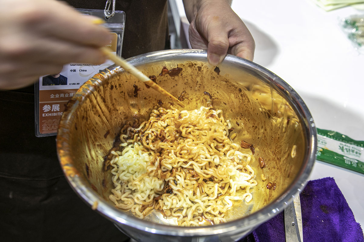 火鸡面酱清洗技巧：彻底去除残留，清洁更方便