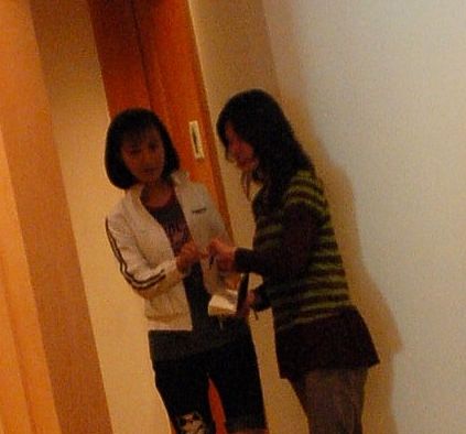 女演员实名举报五星级酒店，根据这个话题写一篇完整文案
