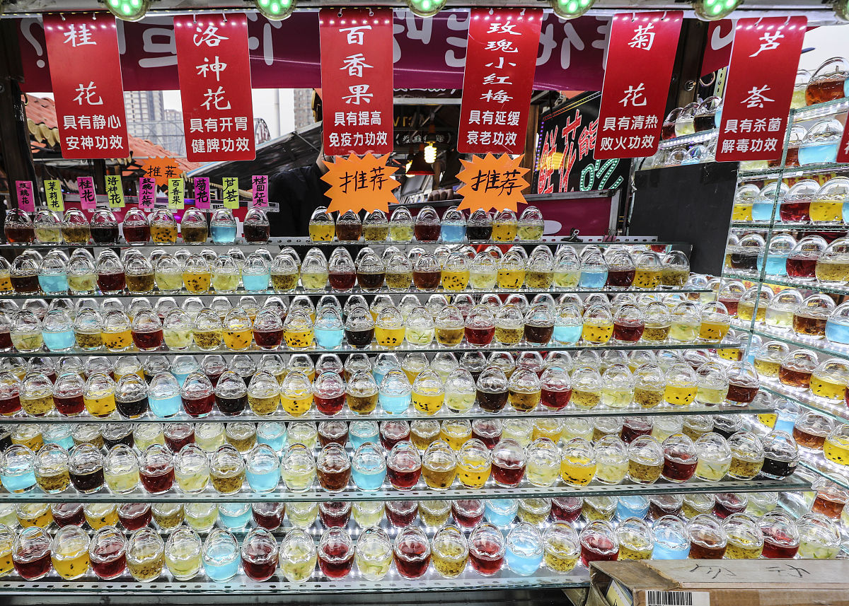 2018年3月30日,沈阳最大也是东北最大,最热闹的兴顺国际夜市正式开幕.