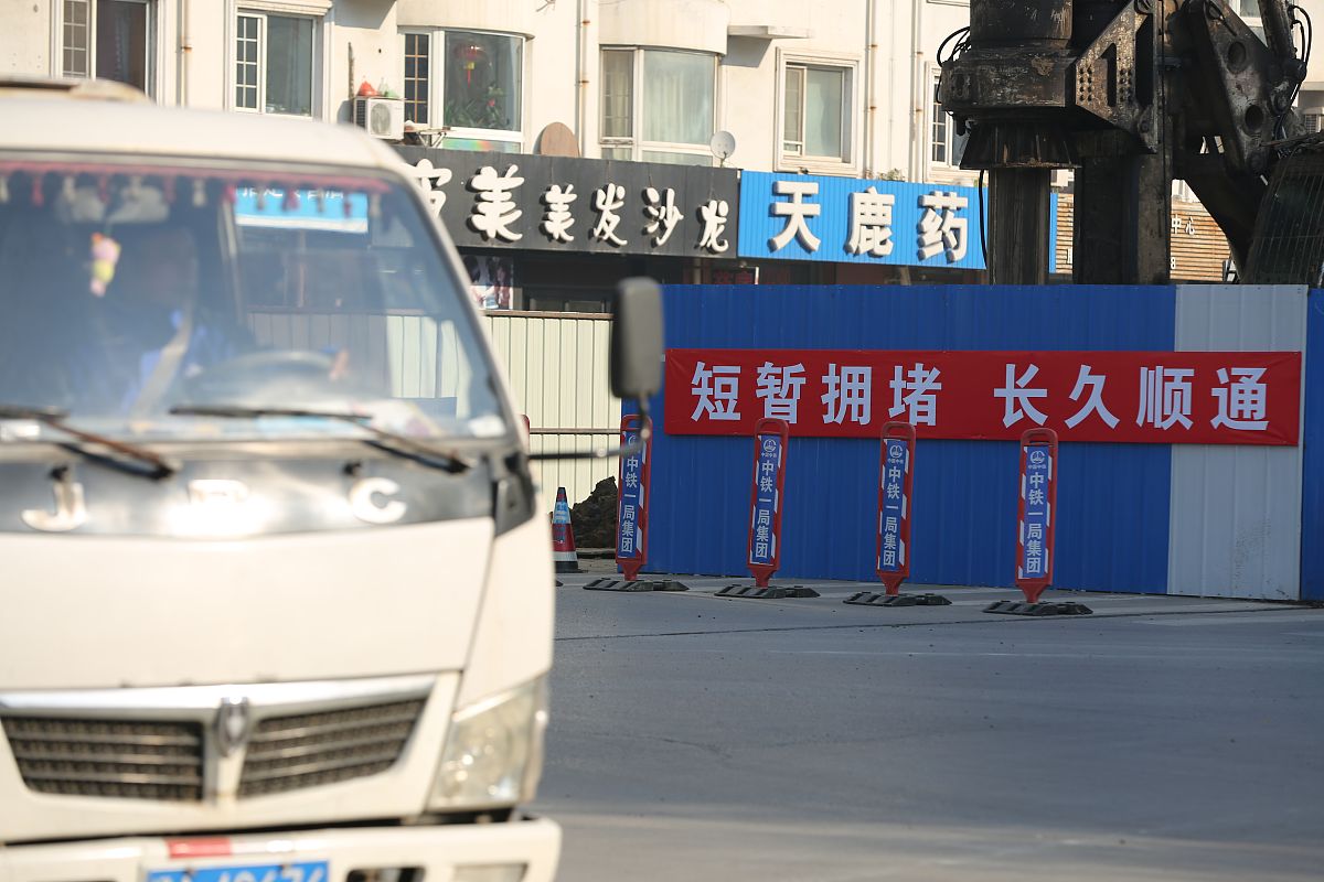 如果要用一个大写英文字母分别代替固定治超非现场治超源头治超你觉得用什么合适并说出理由