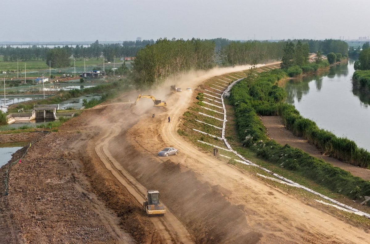 南京溧水河汤铜路大桥～南窑排涝站的大坝是什么类型呢地基又是什么类型的呢