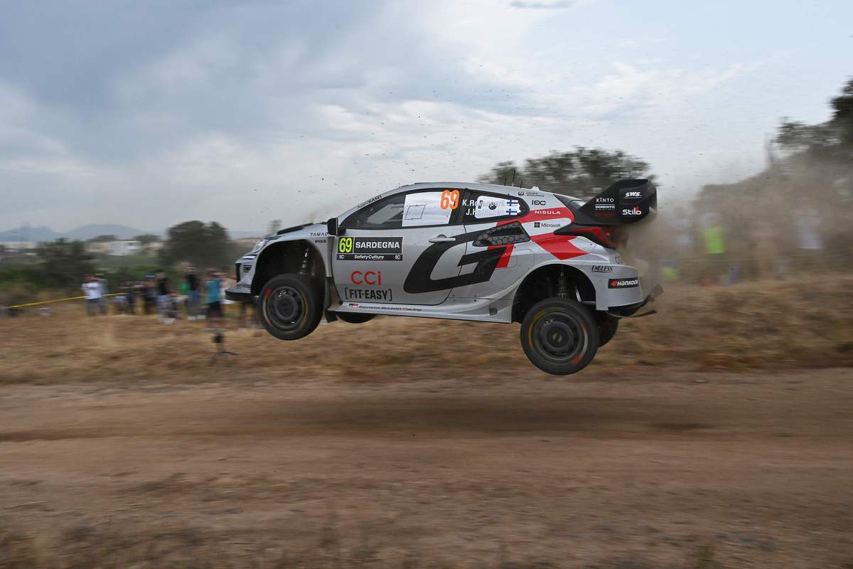 越野赛车：速度、技巧与勇气的极限挑战