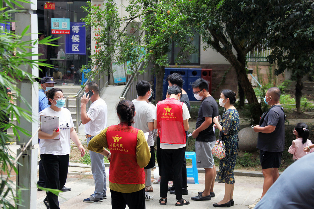 御景湾社区道路阻塞事件圆满解决，网格员宋志花获赞