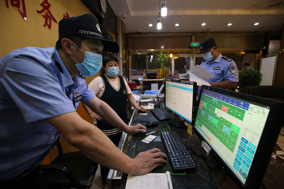 警察告知公司的产品有安全漏洞需要取证正常的和公司交接的流程是什么