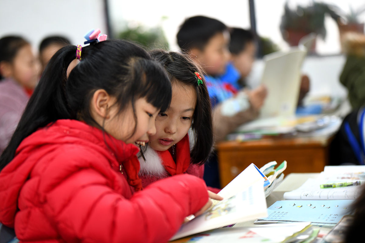 我现在是初三女孩写一篇700字的记叙文作文题目为读书实践收获并通过发生的某件事情使我从中要得到一些感悟与教育。不要写跟乐器、舞蹈相关的内容。