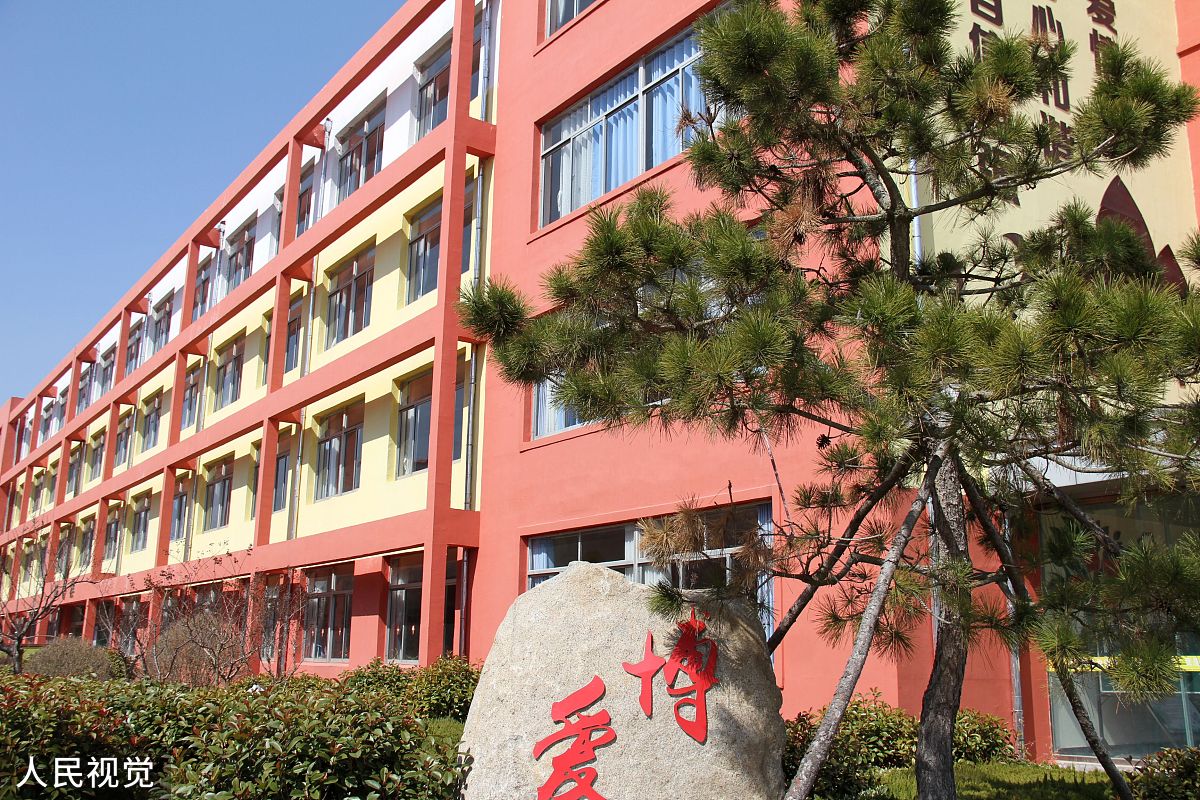 2020年3月17日,山东威海煦风和暖,春和景明,寂静的校园少了昔日的喧闹