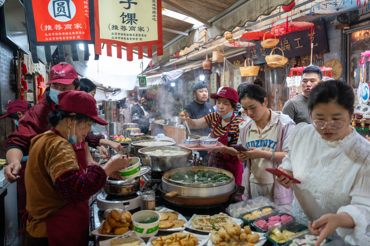小吃的力量：一道美食如何点亮整座城市
