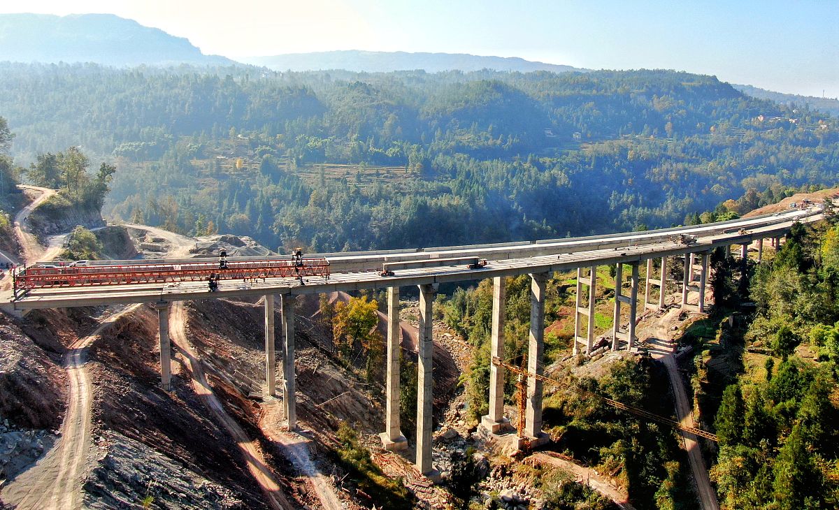 巴中高中毕业中专学校用发散性