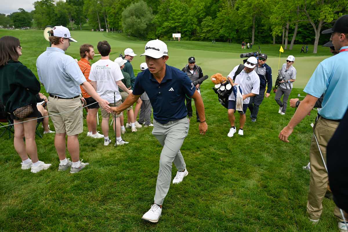 朋友：And my good friend invited me to go golfing this weekend so im exited about that! I just started getting in to golfing it actually very hard Im naturally a competitive person so i really like it be