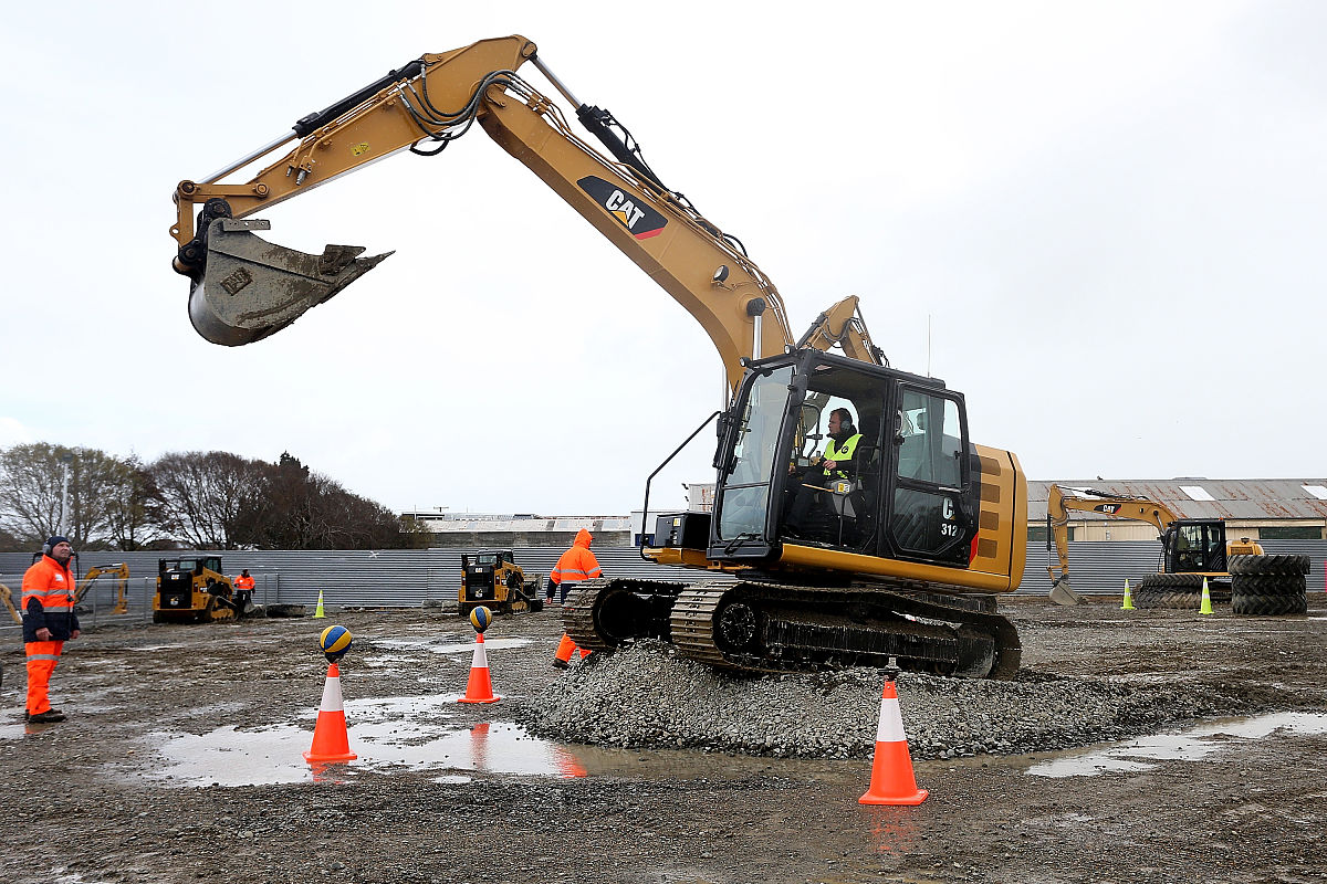 山东神舟重工工程技工学校装载机驾驶与操作专业就业前景好吗？