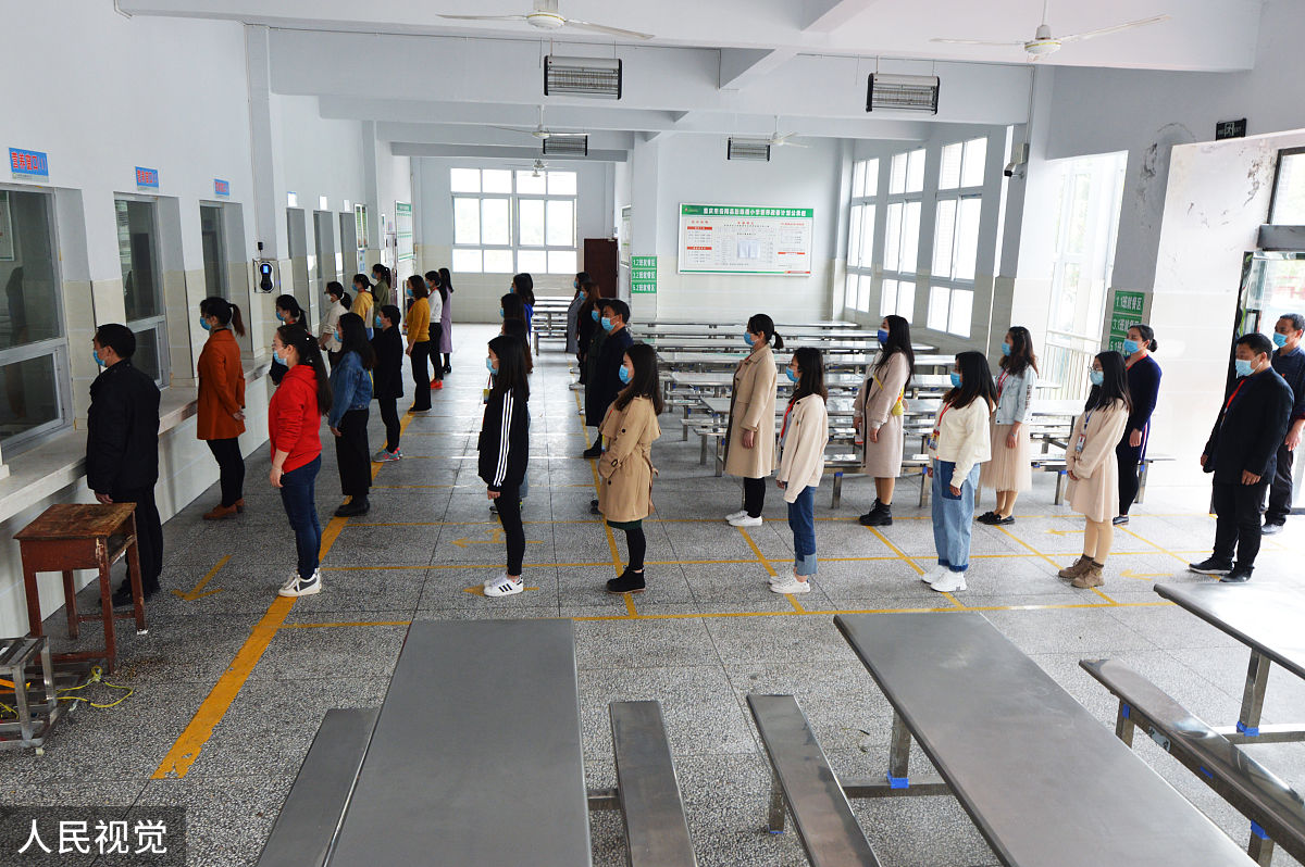 成都市卫生学校封闭式管理：利弊分析及未来趋势