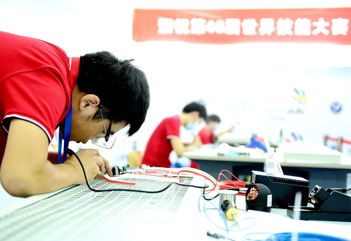仪征技师学院2022年招生联系方式-官网、电话、招生简章