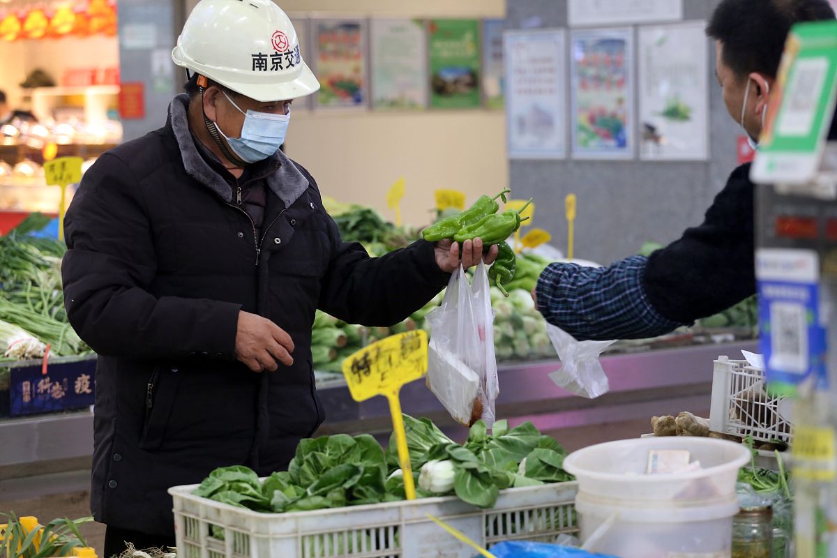 重复率不超百分之三十具有营销感以三甲医院营养师的口语话改以下文案在菜市场里面这些东西打死都不要去购买每个人都在意自己的健康如果你真的在意自己的健康那么我接下来所说的这些东西千万就不要去再购买了。