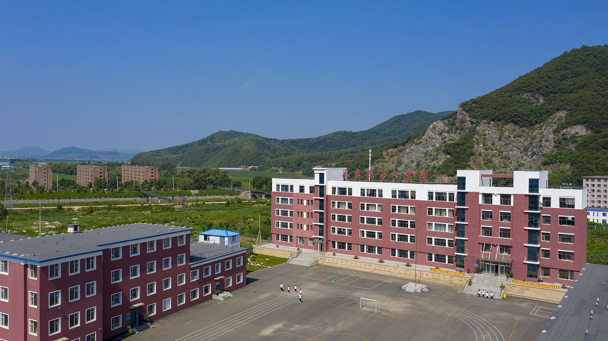 六盘水中专学校是大专吗