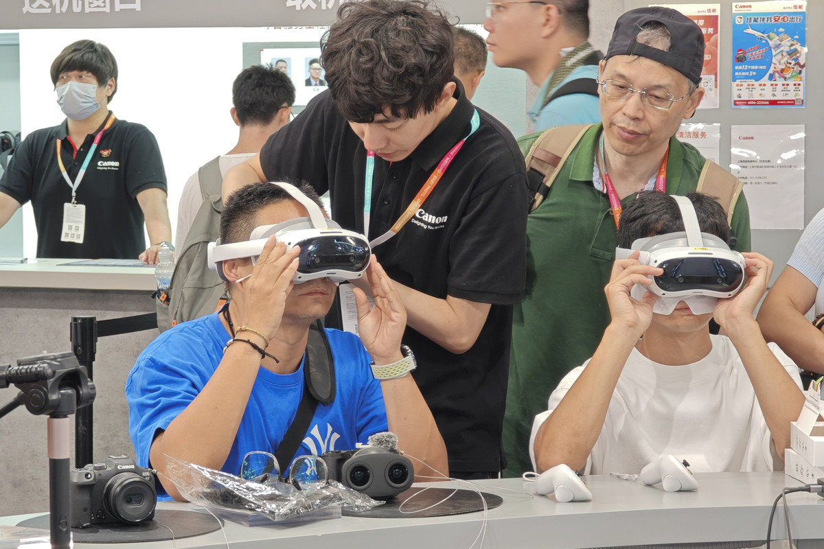 VR眼镜、3D打印机、全景摄像机体验实训报告