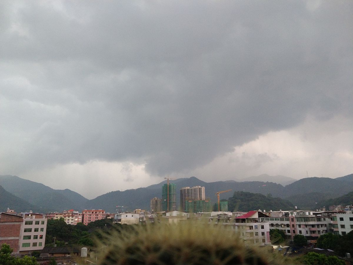 根据韶关马坝本周天气提供穿衣建议