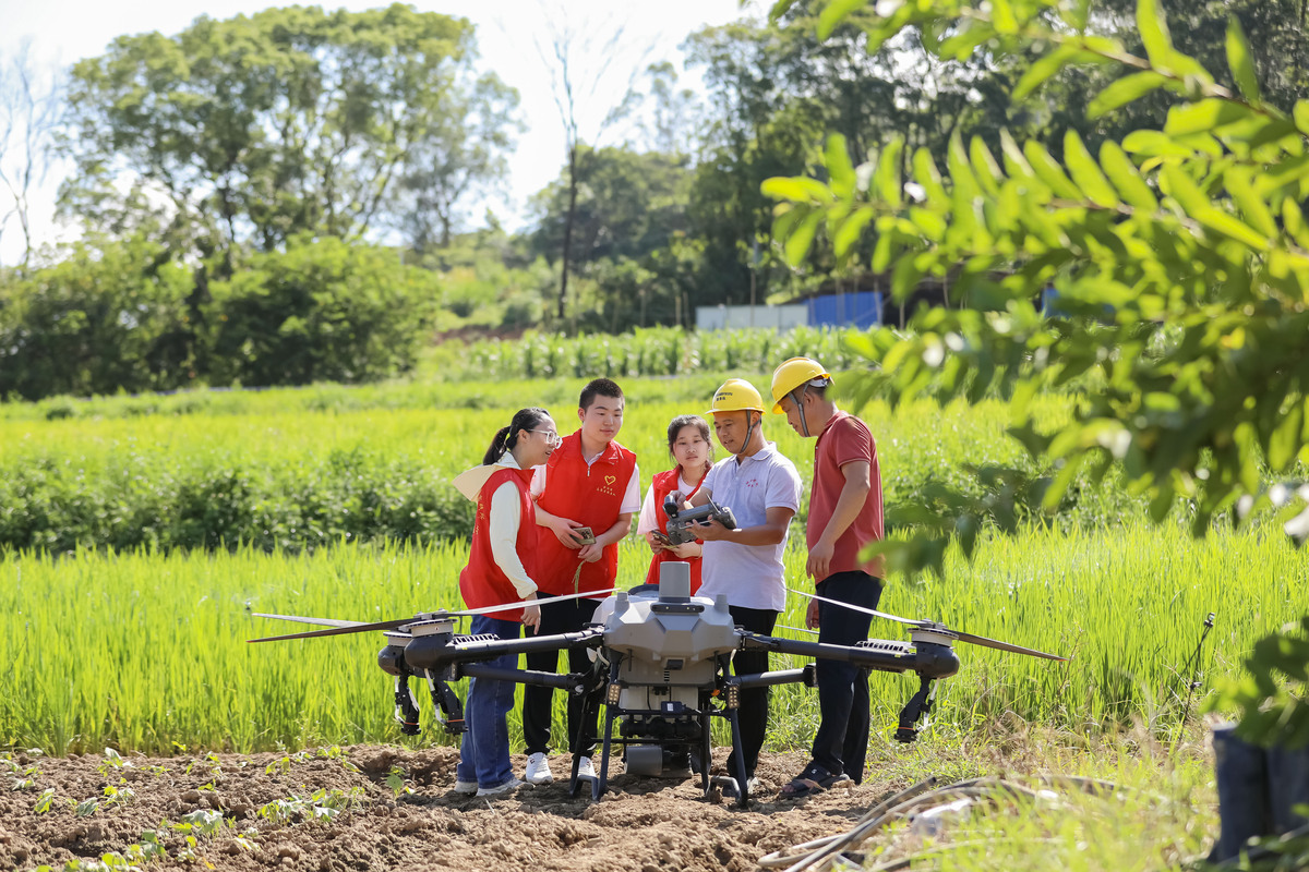 翻地机操作员：从入门到精通的完整指南