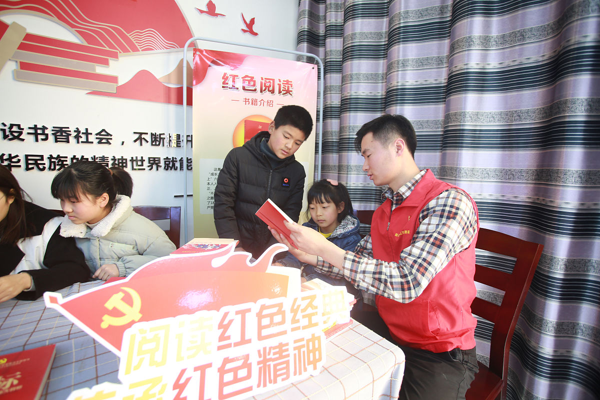 新入职高校辅导员讲话稿
