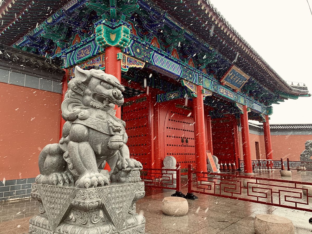 2020年12月29日,江苏徐州,中国矿业大学南湖校区迎来降雪天气.