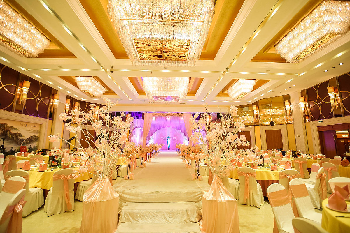 莆田婚庆服务：婚庆公司、婚礼策划、摄影、布置、婚纱、婚车、用品、礼服、酒店、花艺