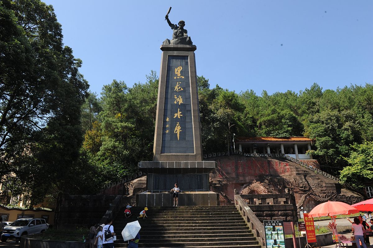 四川眉山市政施工总承包二级资质转让：哪家公司靠谱？