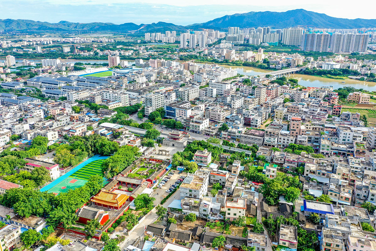 2021年10月23日,海南三亚,航拍崖州古城与崖城学宫.