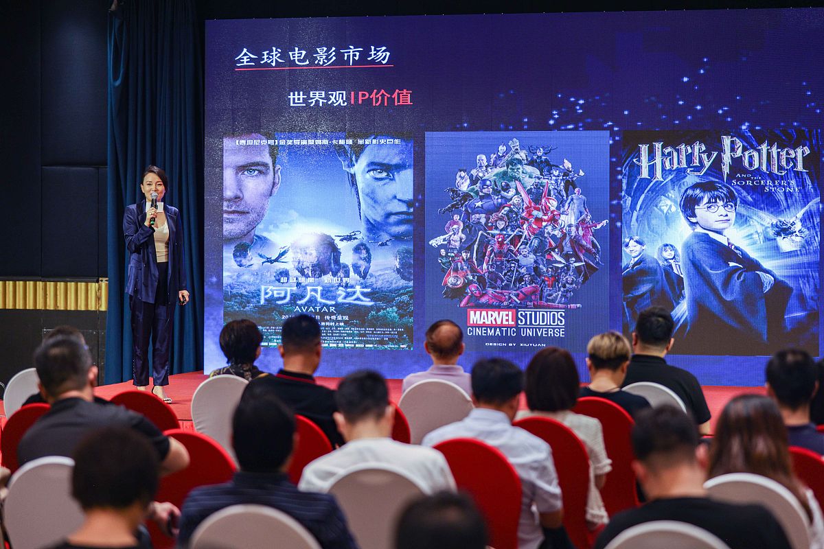 活动主题为人工智能学院科技文化节5月24号在日新书院举行参会人员包括各院长、老师和报名活动的学生同时学生可以参与各社团的精彩活动我们社团主要举办四个小游戏通过两个者可以获得一枚社团的专属印章同学们非常积极踊跃参与活动。除此之外现场还有一位数学非常优秀的社团干部在现场给参与活动的同学们出数学问题并完善的解答经过几个小时的互动可以看出最后依旧还有很多同学。
