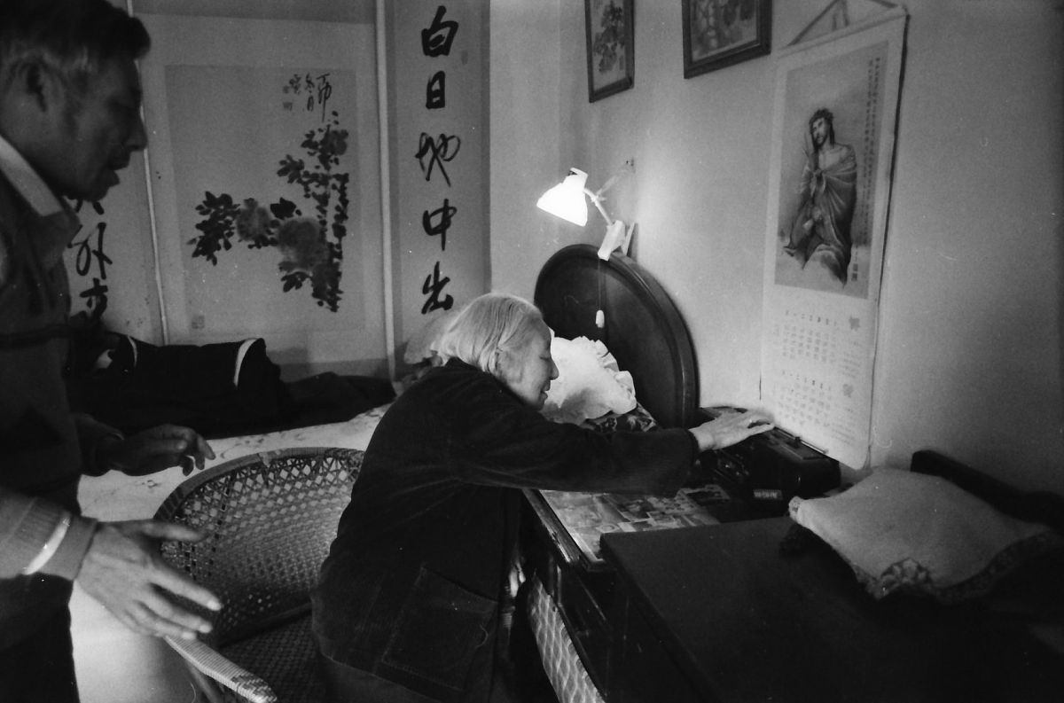 1997年,南京,笔者偶见几位盲人从图书馆走出,他们是来借磁带,回去听书