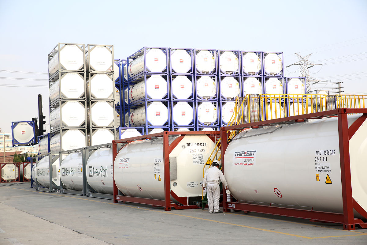 油酸甲酯吕罐能装吗 用250字帮我描述