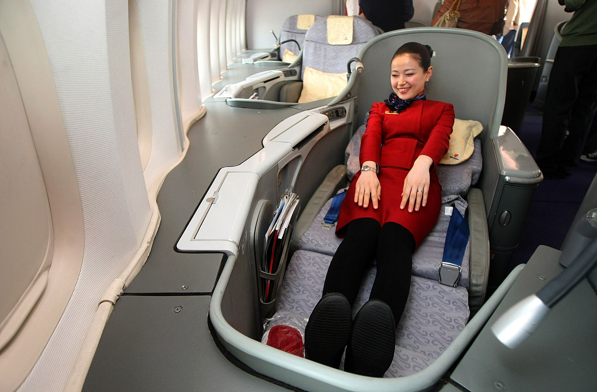 请帮我写1篇600字博客文章主题是：飞机头等舱