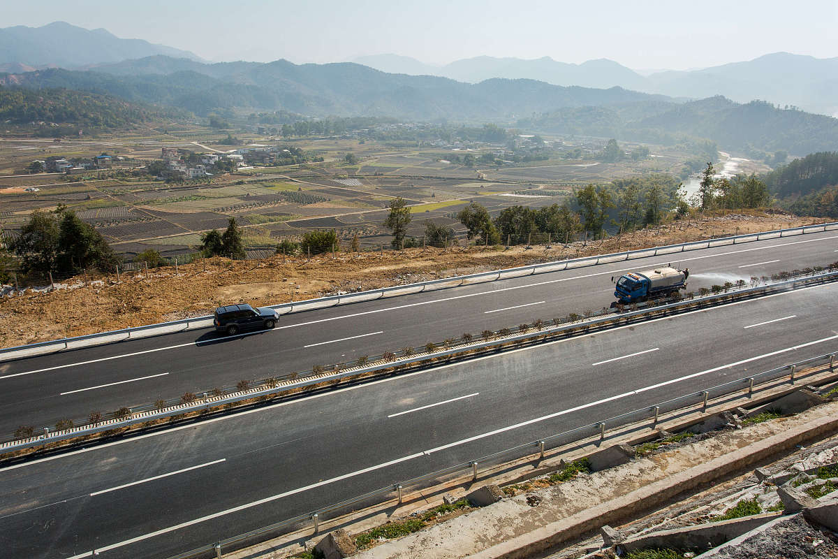 铜仁到黎平242国道路况详解：安全驾驶指南