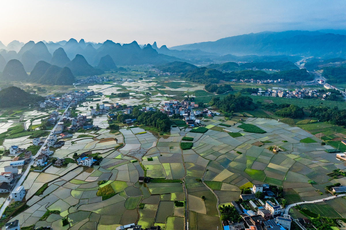 山水秀美，文化厚重：探秘XX村庄的自然与人文魅力