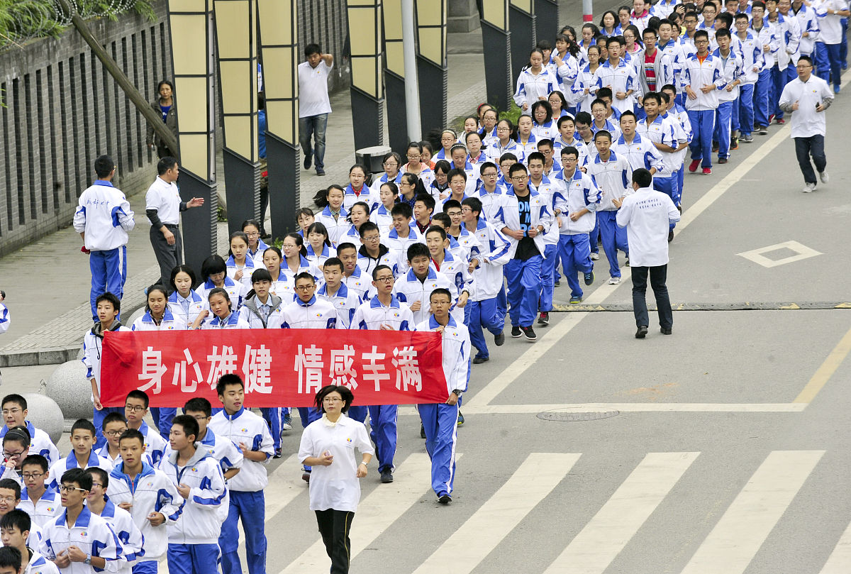 成都华夏旅游商务学校：特色、办学性质及学生发展机会